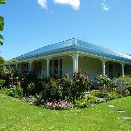Halfmoon Cottage Akaroa Eksteriør billede