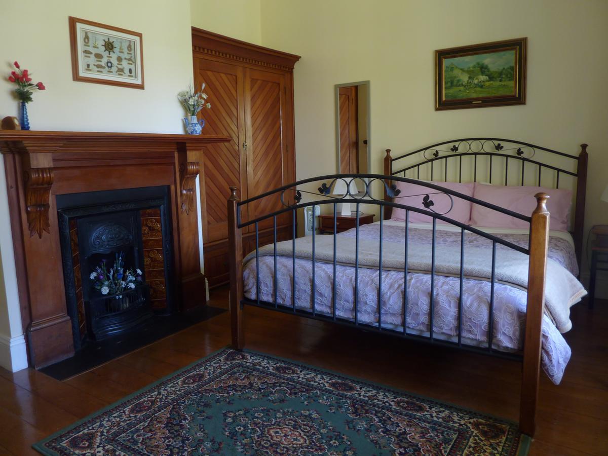 Halfmoon Cottage Akaroa Eksteriør billede