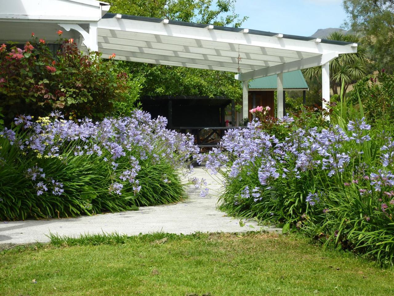 Halfmoon Cottage Akaroa Eksteriør billede