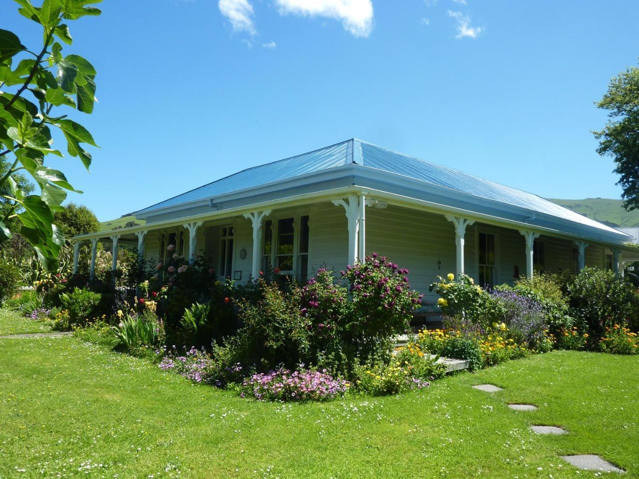 Halfmoon Cottage Akaroa Eksteriør billede